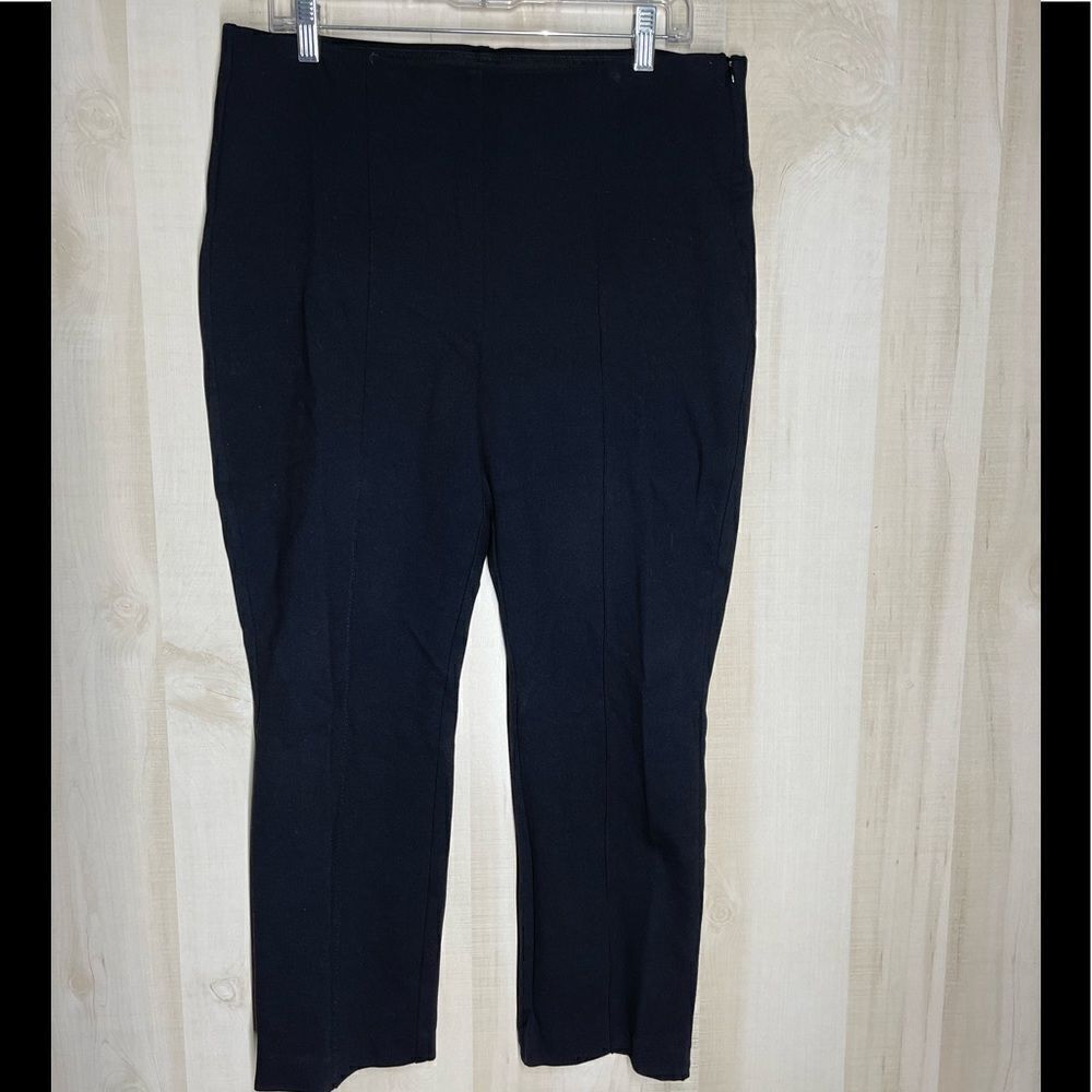 Chico’s black pull on pants,‎ size Chico’s 2, size medium 12-14